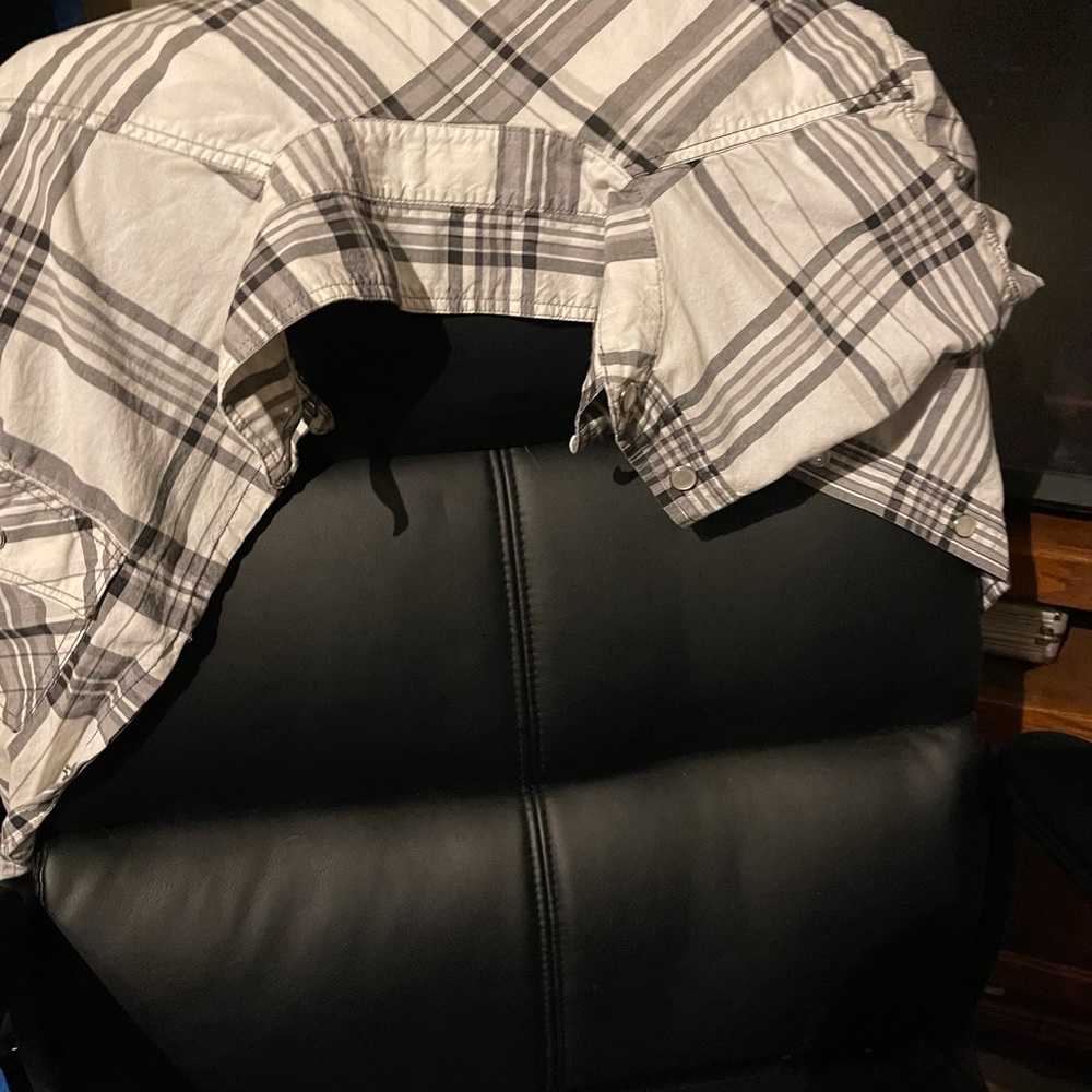 6 button downs - Picture 10 of 12